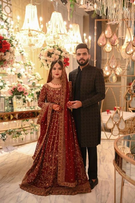 Red Shaadi Outfit, Bride Barat Dress, Haris Shakeel Bridal Dresses, Simple Pakistani Bridal Dress, Barat Wedding Dress, Dupatta Setting Bridal, Barat Lehnga Pakistani Bridal, Bridal Dupatta Style, Pakistani Barat Brides Dresses