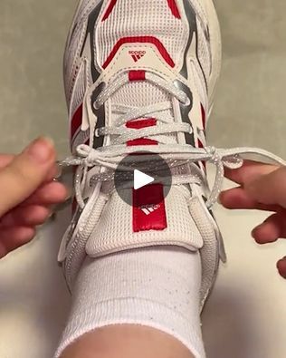 How To Tie Shoes To Slip On, Cool Shoe, Makeup Gallery, Acrylic Nails Nude, How To Tie Shoes, Shoes Hack, Yellow Bee, Everyday Hacks, Handy Dandy