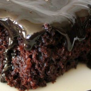 Midnight Fudge Cake Midnight Fudge Cake, Fudge Cake Recipe, Cake Mix Ingredients, Best Cake Ever, Brownies Recipe Homemade, My Birthday Cake, Brownies Cookies, Homemade Chocolate Cake, Simple Cake