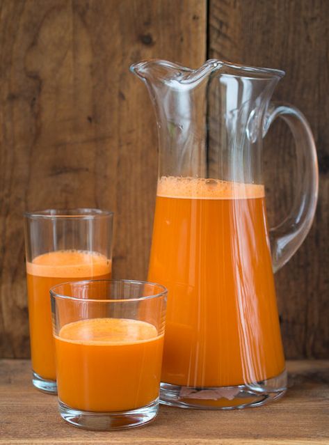 Carrot, Apple, Ginger and Celery Juice - The Balanced Kitchen Carrot Juice Recipe, Fresh Juice Recipes, Butter Pastry, Carrots Celery, Slow Juicer, Poppy Seed Cake, Pear Juice, Meat Dinners, Celery Juice