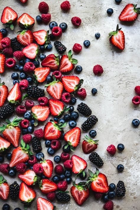 Berry Spinach Salad with Raspberry Dressing | Crowded Kitchen Berries Photography, Avocado Spinach Salad, Crowded Kitchen, Vegan Feta Cheese, Summer Side Dishes, Fruit Photography, Burger Bar, Food Wallpaper, Spinach Salad