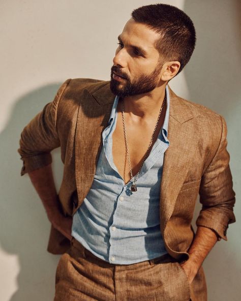 Ranveer Singh Beard, Maa Image, Prom Suits For Men, Colour Analysis, Mens Fashion Blazer, Men Fashion Casual Shirts, Shahid Kapoor, Deep Art, New Hairstyle