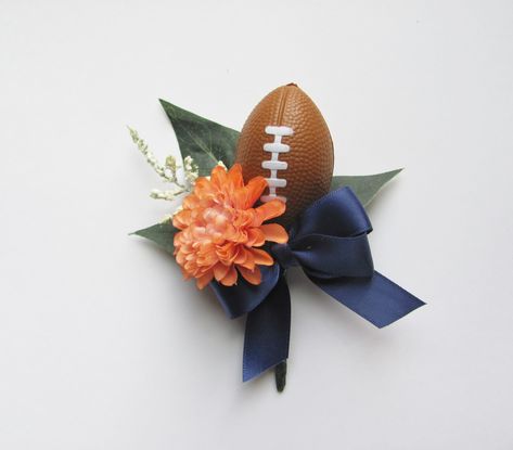 Football Boutonniere, Homecoming Boutonniere, Senior Night Football, Football Night, Boutonniere Ideas, Homecoming 2024, Diy Boutonniere, Homecoming Flowers, Homecoming Corsage