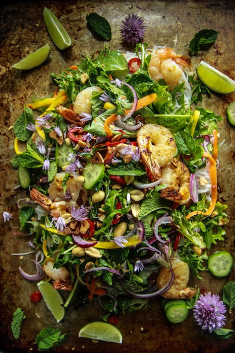 Shrimp Noodle Salad, Vietnamese Shrimp, Salad Shrimp, Shrimp Noodles, Eat Veggies, Noodle Salad, Shrimp Salad, Food Platters, Limes