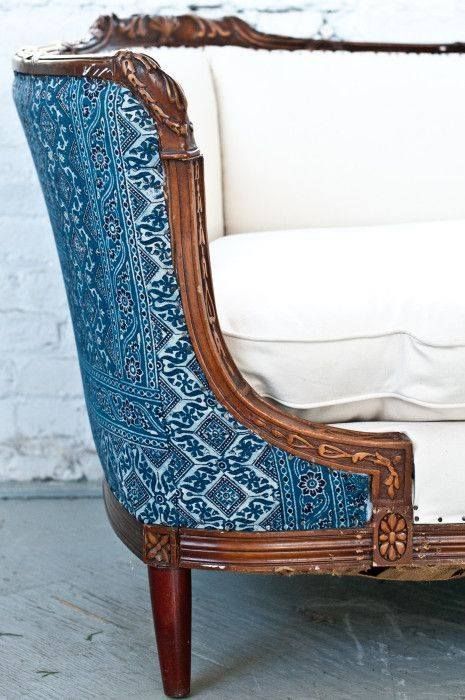 Unique couch with teal and wood accent Sofa Overstock, Antique Couch, Furniture Images, Overstock Furniture, A Brick Wall, Poltrona Vintage, Antique Sofa, Furniture Refinishing, Upholstered Chair