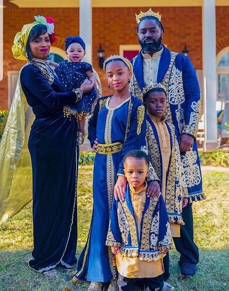 KZBH🌻  For more 📌, follow @Keftzibah 🌻✨Happy Pinning!✨ Iuic Garments, Israelite Fashion, Hebrew Fashion, Hebrew Wedding, Hebrew Clothing, Hebrew Israelite Clothing, Black Royalty, Hebrew Israelite, African Royalty