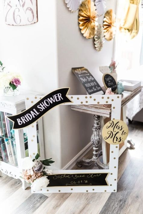 Bridal Shower Frame Prop, Bridal Shower Photo Frame Diy, Wedding Shower Photo Booth, Bridal Shower Selfie Station, Photobooth Frame Ideas, Photo Booth Ideas For Parties, Bridal Shower Photo Frame, Diy Photo Booth Frame, Selfie Photo Frame