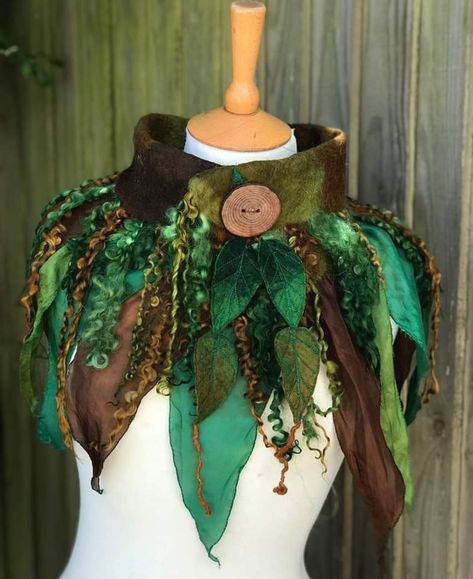 Diy Druid Costume, Druid Cosplay Woman, Forest Spirit Costume, Korok Cosplay, Woodland Elf Costume, Diy Elf Costume, Woodland Elves, Druid Costume, Forest Fairy Costume