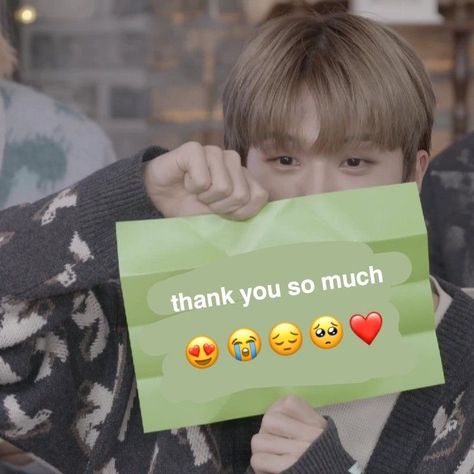 You guys gave me the life ive never expected like yall are amazing i just did this acc to express my love for kpop ive never thought that 1.4k people would watch me thank you guys so much i love yall❤️💗💗💗 Thank You Kpop Reaction, Thank You Reaction Pic Cute, Thank You Asthetic Picture, Kpop Thank U Memes, Thank You Kpop, Friendship Korean, Text Replies, Thanks Meme, Thank You Memes