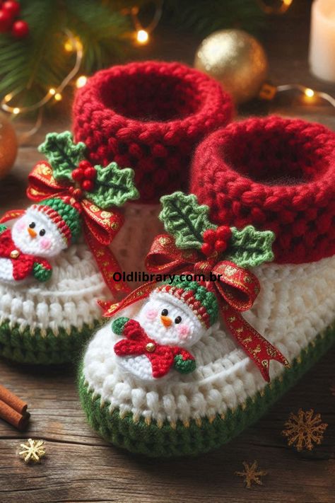 Create festive crochet Christmas baby booties with a snowman design! Perfect for a holiday gift, these cozy booties keep little feet warm and stylish. Appalachian People, Snowman Baby, Ladies Knitting Patterns, Christmas Crochet Patterns Free, Crochet Baby Booties Pattern, Christmas Slippers, Crochet Baby Shoes Pattern, Crochet Snowman, Baby Booties Pattern