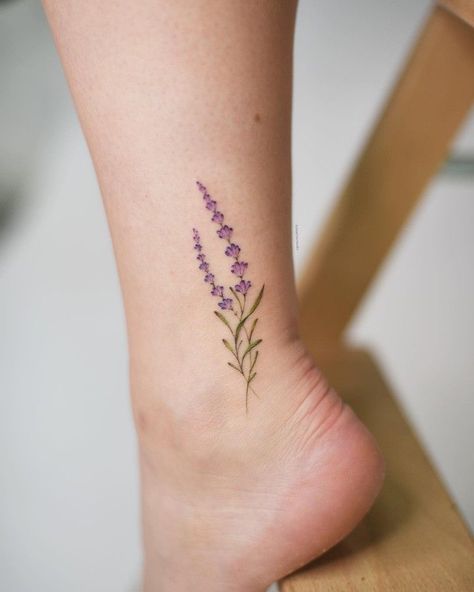 Tattoo Lilac, Tattoo Lavender, Lilac Tattoo, Amazing 3d Tattoos, Tattoo Lettering Styles, Lavender Tattoo, Pink Tattoo, Ankle Tattoos For Women, Flower Wrist Tattoos