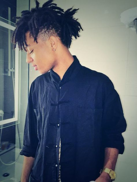 Swae lee's locss Goals! Swae Lee Dreads, Mens Fashion Casual Fall, Pretty Dreads, Freeform Dreads, Swae Lee, Mannequin Challenge, Design Brief, Rae Sremmurd, Dreadlock Hairstyles For Men