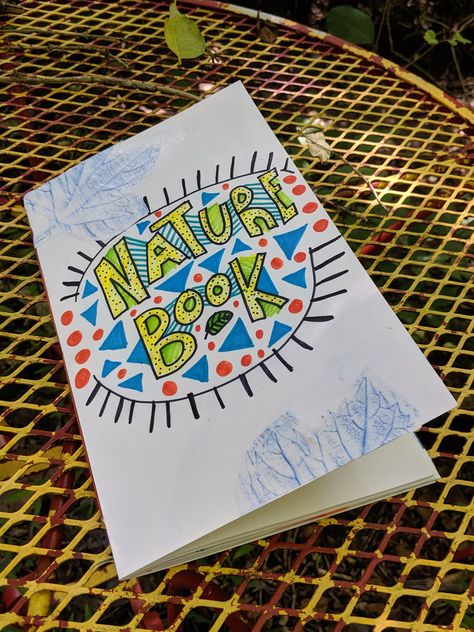 Learn how to  make a pamphlet book  #tutorial #pamphletbook #bookmaking #naturenotebook #diysketchbook #diyjournal #homemadesketchbook Making Notebooks, Book Tutorial, Sun Prints, Creative Coaching, Bookmaking, Spring Birds, Diy Journal, Creative Life, Book Making