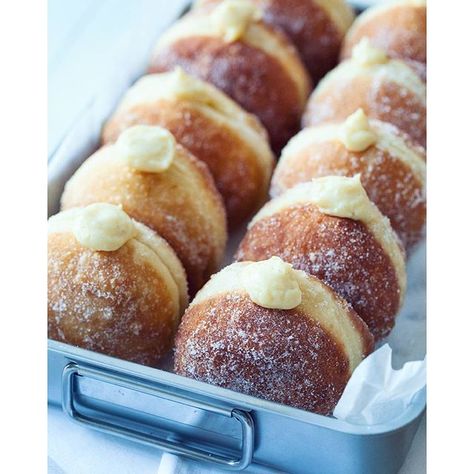 Vanilla Cream Filled Doughnuts via @feedfeed on https://thefeedfeed.com/jernejkitchen/vanilla-cream-filled-doughnuts Overnight Brioche, Krispy Kreme Glazed Donut, Best Dessert Ever, Creme Filling, Brioche Dough, Vanilla Cream Filling, Butter Pastry, Doughnuts Recipe, Homemade Doughnuts