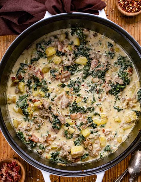 Creamy Tuscan Soup, Toscana Soup Olive Garden, Zuppa Toscano, Zuppa Toscana Soup Olive Garden, Soup Olive Garden, Potatoes And Kale, Zuppa Soup, Italian Soup Recipes, Olive Garden Copycat