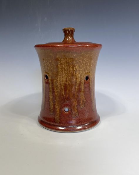 Pottery Garlic Keeper. Holds 5-6 cloves. Wheel Thrown Hand Made 6"T x 4"W Ohata Red Drip Glaze. Rollins by RollinsCeramicArts on Etsy Red Drip, Garlic Keeper, Gold Drip, Red Glaze, Kitchen Jars Storage, Jar Containers, Storage Jars, Wheel Thrown, Ceramic Art