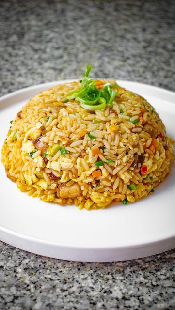 Kenneth Tebogo Middleton on Instagram: "Recipe: Egg fried rice 🍚 with pork 2 cups left over rice 2 tbsp oyster sauce 4 tbsp soy sauce #eggfriedrice #botswana #southafrica #zimbabwe #namibia #zambia" Fried Rice With Pork, Rice With Pork, Egg Fried Rice, Oyster Sauce, Zimbabwe, Zambia, Botswana, 2 Cups, Fried Rice