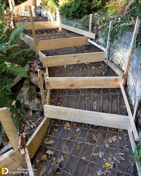 Step Garden, Sloped Backyard Landscaping, Landscape Stairs, Sloped Backyard, Garden Stairs, Modern Backyard Landscaping, Hillside Landscaping, Garden Steps, Outdoor Stairs