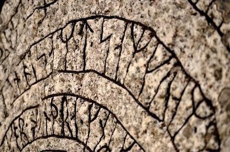 "A runestone in Rosersberg, Sweden" by ~groundhog1988 via pinterest Runes Aesthetic, Merlin Aesthetic, Rune Knight, Viking Aesthetic, Nazca Lines, Norse Myth, Viking Life, Rune Stones, Norse Runes