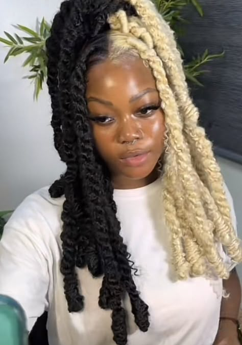 Soft Locs With Skunk Stripe, African Girls Hairstyles, Curly Hair Women, Big Box Braids Hairstyles, Cute Braided Hairstyles, Faux Locs Hairstyles, Box Braids Hairstyles For Black Women, Hair Twist Styles, Hair Stylist Life