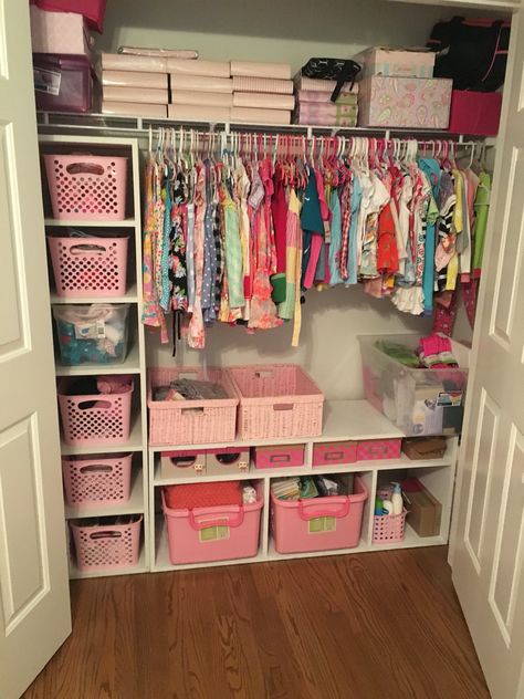 Son's Room Design, Sister Closet Organization, Baby Girl Closet Ideas, Babydoll Organization Ideas, Girls Closet Organization Ideas, Kids Closet Organization Ideas Diy, Toddler Girl Closet Organization, Closet Ideas For Kids, Cube Closet Organization