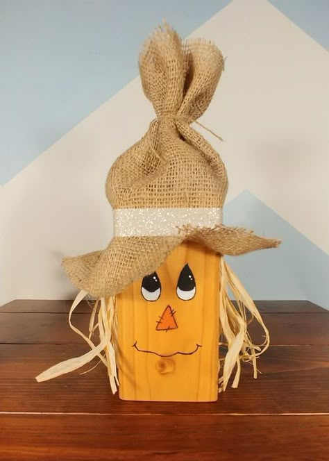 Painted Scarecrow, Wooden Scarecrow, Wooden Fall Decor, 2x4 Crafts, Scarecrow Face, Scarecrow Crafts, Fall Wood Crafts, Fall Pumpkin Crafts, Fall Decor Diy Crafts