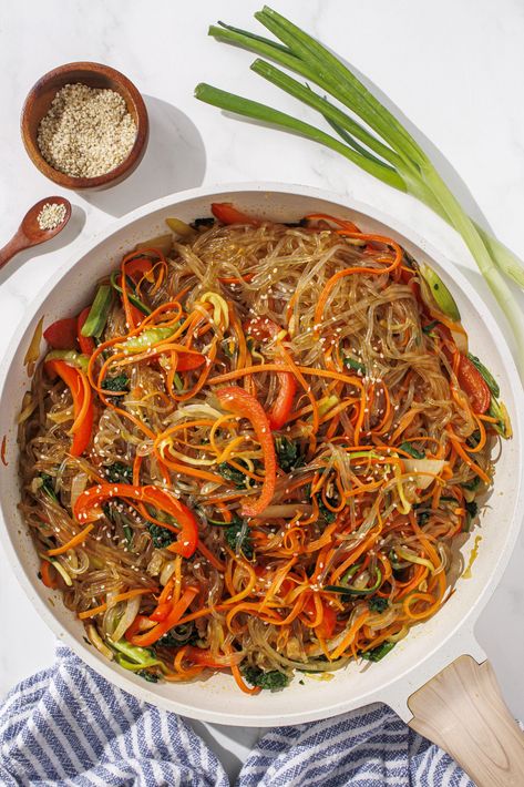 Rainbow Peanut Noodles, Sweet Potato Noodles Recipe, Korean Noodle Dishes, Vegan Noodles Recipes, Tofu Sauce, Pasta Bake Easy, Vegan Noodles, Potato Noodles, Noodle Dish