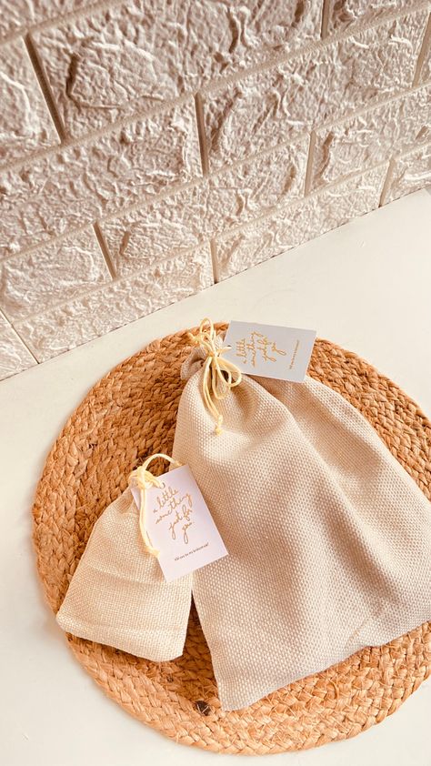 Jute pouch
Jute bag
Bridesmaid gift
Photography
Product photography Bridesmaid Favours, Jute Pouches, Rustic Favors, Soap Studio, Bridesmaid Favors, Bridesmaid Proposal Gifts, Jute Bags, Bridesmaid Gifts, Burlap Bag