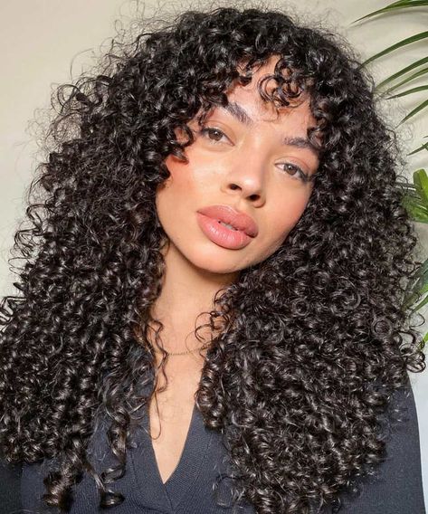 Large Hair Rollers, Michelle Thompson, Long Layered Curly Hair, Curly Hair Fringe, Fringe Styles, Curly Fringe, Layered Curly Hair, Textured Haircut, Face Framing Bangs