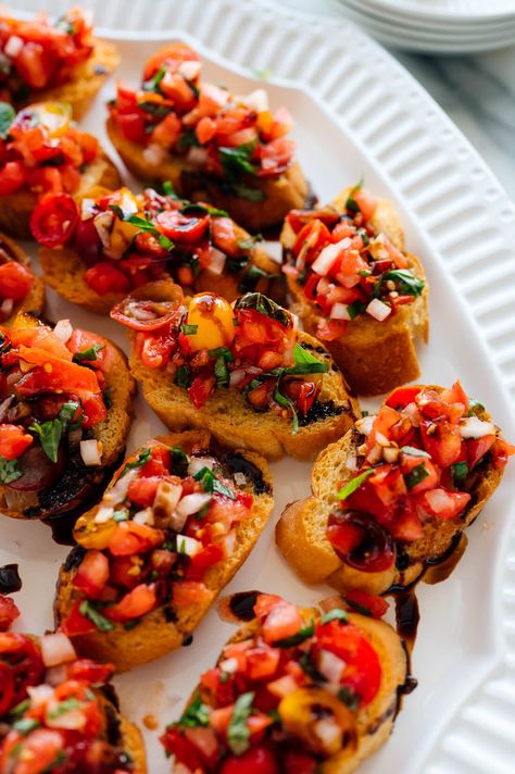 This classic bruschetta recipe is the BEST! Learn how to make tomato-basil bruschetta at home with simple, fresh ingredients. It'll be a big hit at your summer parties! #bruschetta #tomatobasil #summerappetizer #appetizer #cookieandkate Tomato Basil Bruschetta, Drizzle Recipe, Classic Bruschetta, Balsamic Drizzle, Cookie And Kate, Bruschetta Toppings, Fresh Tomato Recipes, Bruschetta Recipe, Summer Appetizer