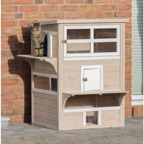 Heated outdoor cat house