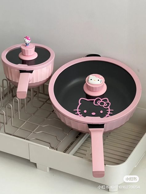 Hello Kitty Interior, Hello Kitty Appliances, Girly Kitchen, Beautiful Kitchenware, Hello Kitty Decorations, Hello Kitty Kitchen, Hello Kitty Bedroom, Hello Kitty House, Hello Kitty Rooms