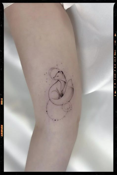 Twin Fox Tattoo, Elegant Fox Tattoo, Cute Fox Tattoo Simple, Fox Simple Tattoo, Tattoo Fox Small, Fox Small Tattoo, Feminine Fox Tattoo, Delicate Fox Tattoo, Fox Tattoo Fine Line