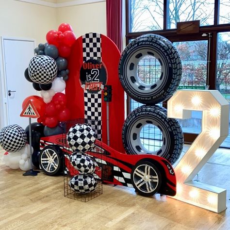 🤩🏎️ Oliver is 2 fast🏎️🤩 Happy Saturday everyone, I hope you’re all having a great weekend! Last one from Oliver’s 2fast birthday set up, I loved creating this one!! Venue - @hortonandchalburyvillagehall Display and light up number all provided by us! 🤩 #two #fast #twofast #twofastbirthday #TwoFastTwoCurious #balloons #balloonstylist #balloonsdecor #balloonsdecoration #organicballoons #organicballoonsgarland #balloonsetup #bapiaparty #blissfulballoonz #pooleballoons #pooleballoonstylist ... 2 Fast 2 Furious Birthday Party, Gold Wedding Reception Tables, Two Fast, Two Fast Two Furious, 4th Birthday Party For Boys, Ferrari Party, Derby Decor, Balloon Displays, Deco Ballon