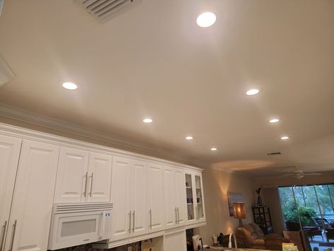 High Hats Lighting Ceilings, Light Ideas For Living Room, Bedroom Recessed Lighting Ideas, Kitchen Ceiling Lights Ideas, Ceiling Lights Ideas, Led Kitchen Ceiling Lights, Recessed Lighting Living Room, Recess Lights, Installing Recessed Lighting