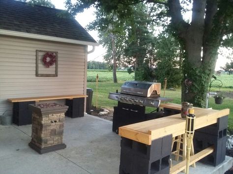 Cinder block patio furniture -Janice Lininger … Cinder Block Patio Furniture, Cinder Block Patio, Cinder Block Furniture, Diy Backyard Patio, Outdoor Bbq Kitchen, Backyard Kitchen, Diy Backyard Landscaping, Backyard Diy Projects, Cinder Block