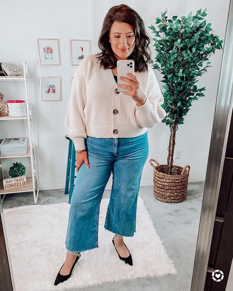 Charu | Daily OOTD on Instagram: “A trend I am loving this season is wide leg jeans! Also my favourite oversized cropped cardigan is back in stock and comes in 2 new…” Daily Ootd, Jeans Plus Size, I Am Loving, Jeans Outfit, Back In Stock, Winter 2024, Cropped Cardigan, Jean Outfits, Cropped Jeans