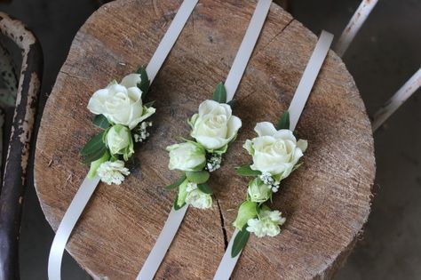 Flower Bracelet Wedding, Orange Wedding Flowers, Wrist Flowers, Groomsmen Boutonniere, Bridal Party Outfit, Arch Decoration Wedding, Prom Flowers, Wedding Name, Corsage Wedding