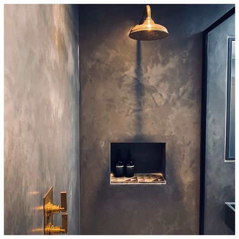 Sparkle Bathroom, Lime Plaster, Ohio House, Polished Plaster, Master Bathrooms, Venetian Plaster, Bathroom Goals, Powder Bath, Black Shower