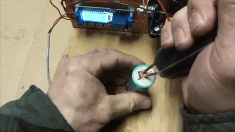 How to Make a DIY Spot Welder for Lithium Ion Battery Packs Diy Welder, Copper Rod, Spot Welder, Electrical Diagram, Electrical Connection, Guitar Effects Pedals, Guitar Effects, Lithium Ion Batteries, Circuit Board