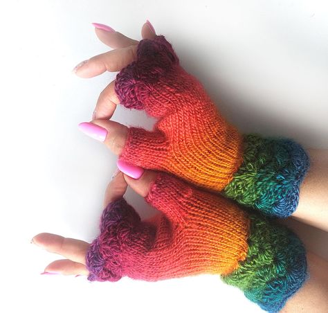 Fingerless crochet gloves