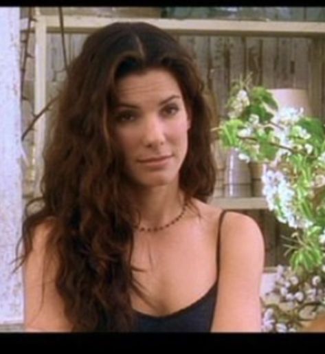 Sally From Practical Magic, Sandra Bullock Hair Practical Magic, Sandra Bullock 90s Hair, Sandra Bullock Practical Magic Hair, Practical Magic Haircut, Sally Owens Hair, Witchy Haircut, Sandra Bullock Hair 90s, Practical Magic Hair