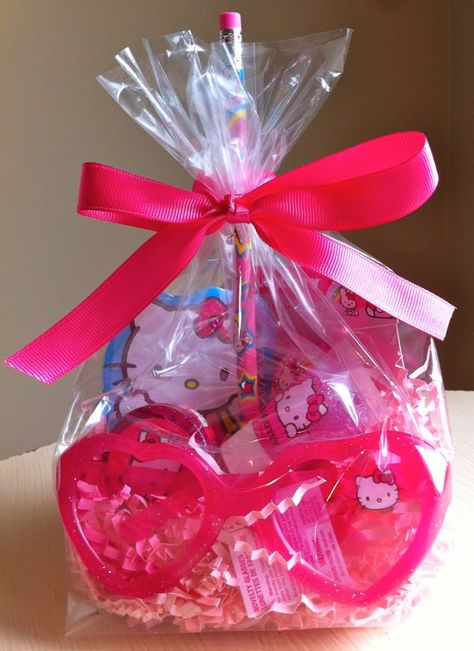 Goodie bag idea Birthday Party Ideas Hello Kitty, Hello Kitty Favors, Hello Kitty Party Favors, Hello Kitty Theme Party, Anniversaire Diy, Hello Kitty Birthday Party, 5th Birthday Party Ideas, Hello Kitty Themes, Candyland Party