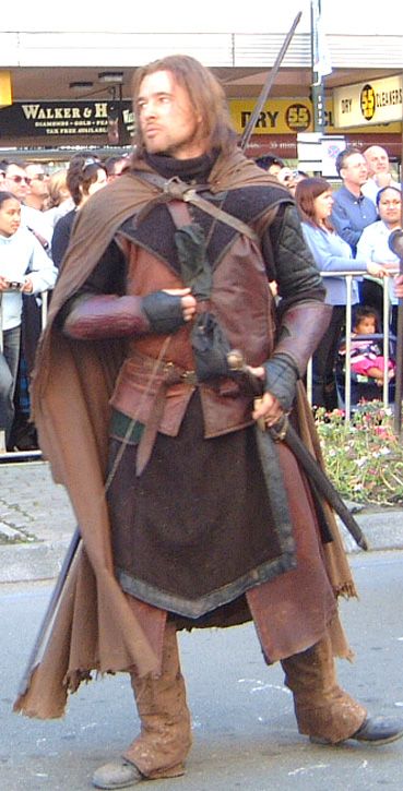 lotr ranger costume | Gondorian Ranger (Ithilien Ranger) Medieval Archer, Larp Costumes, Lotr Costume, Ren Faire Costume, Medieval Clothes, Larp Costume, Medieval Costume, Medieval Clothing, Medieval Dress