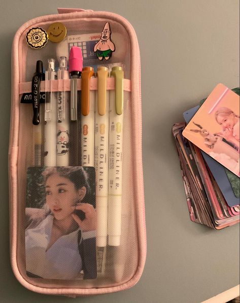 Kpop Pencil Case, School Supplies Aesthetic, Japanese School Supplies, Supplies Aesthetic, Studying Stationary, Pretty School Supplies, Cute Stationary School Supplies, School Bag Essentials, Cute School Stationary