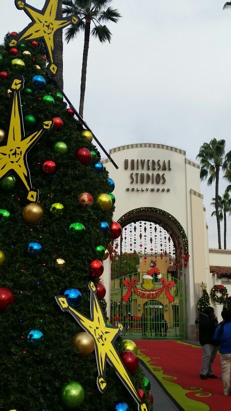 Universal studios grinchmas red carpet Grinch Universal Studios, Grinch, Red Carpet, Vision Board, Carpet, Christmas Tree, Holiday Decor, Christmas, Red