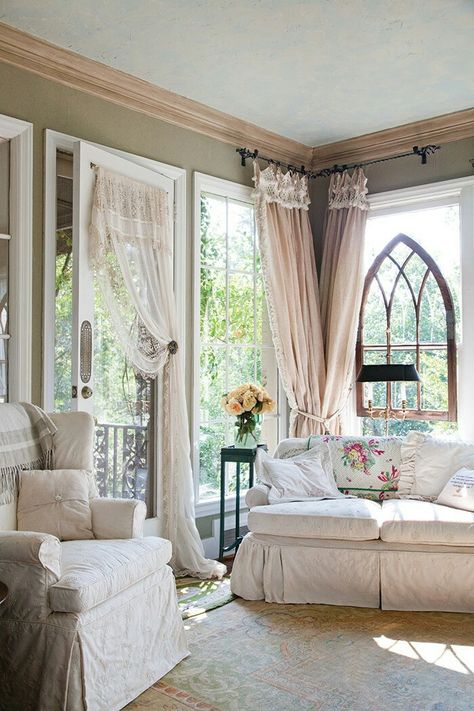 The Vintage Cottage Sala Vintage, Romantic Living Room, Cottage Journal, Shabby Chic Living, Shabby Chic Room, Shabby Chic Living Room, Cottage Living Rooms, Shabby Chic Interiors, Romantic Home Decor