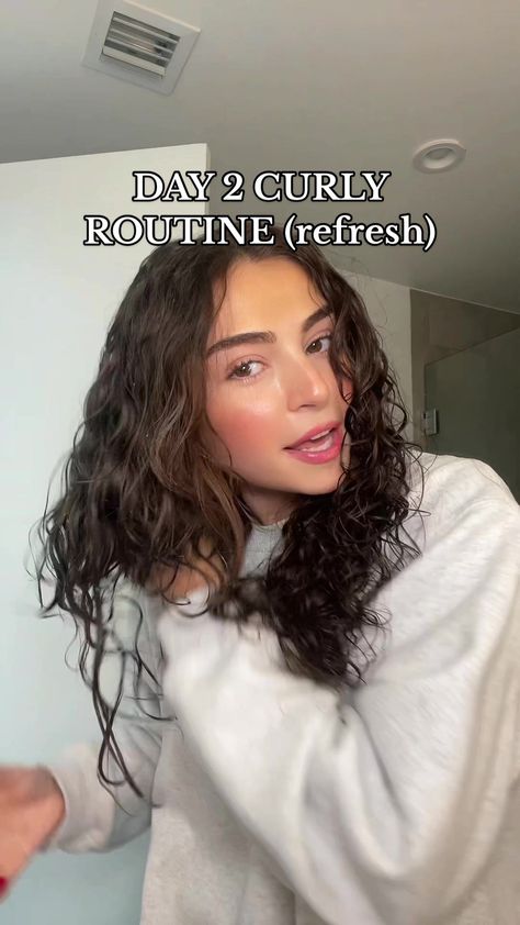 Day Two Curly Hair Refresh, Next Day Curly Hair Refresh, Ashley Lamarca Curly Hair, Curl Refresh Routine, Refresh Curls Next Day, How To Sleep With Curly Hair, Curly Hair Refresh, Ashley Lamarca, Refresh Curls