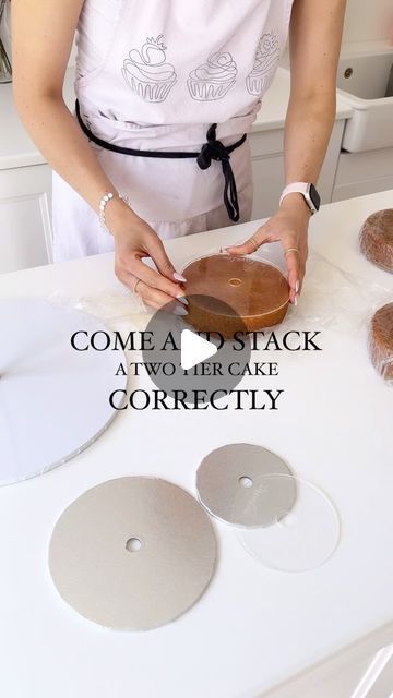 Luxury Cake Equipment on Instagram: "💫💖 TIERING WITH CONFIDENCE 💖💫

It’s so important to get your foundations of your cake right when it comes to stacking and tiering your cake! 

Thats why we have created all the products you need to master this with ease! Tap the post for all linked products 🫶🏻💖

TIERING ONLINE COURSE!!! HEAD TO @lissieloucakeschool 

Where Chell from @chellbells_cakes walks you through step by step during the whole tiering and stacking process. This course has been designed to be extremely detailed so you guys would never have to worried about doweling and stacking your tiered cakes! 

🌟PRODUCTS USED IN VIDEO🌟

You can get all of these products below from
- MINI scraper style 1 
- Central Dowelling Guides 
- Acrylic Ganache boards 

.
.
.
.
.
.
.
.
.
.
.
.
.
#c Chellbells Cakes, Cake Equipment, Luxury Cake, Cake Walk, Tiered Cakes, Online Course, Cake Decorating, The Whole, Tap