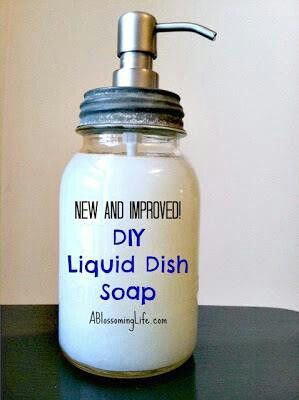 DIY dish soap Homemade Dish Soap, Diy Dish Soap, Make Up Diy, Savon Diy, Diy Dish, Liquid Dish Soap, Homemade Cleaning Products, Natural Cleaners, Diy Cleaners